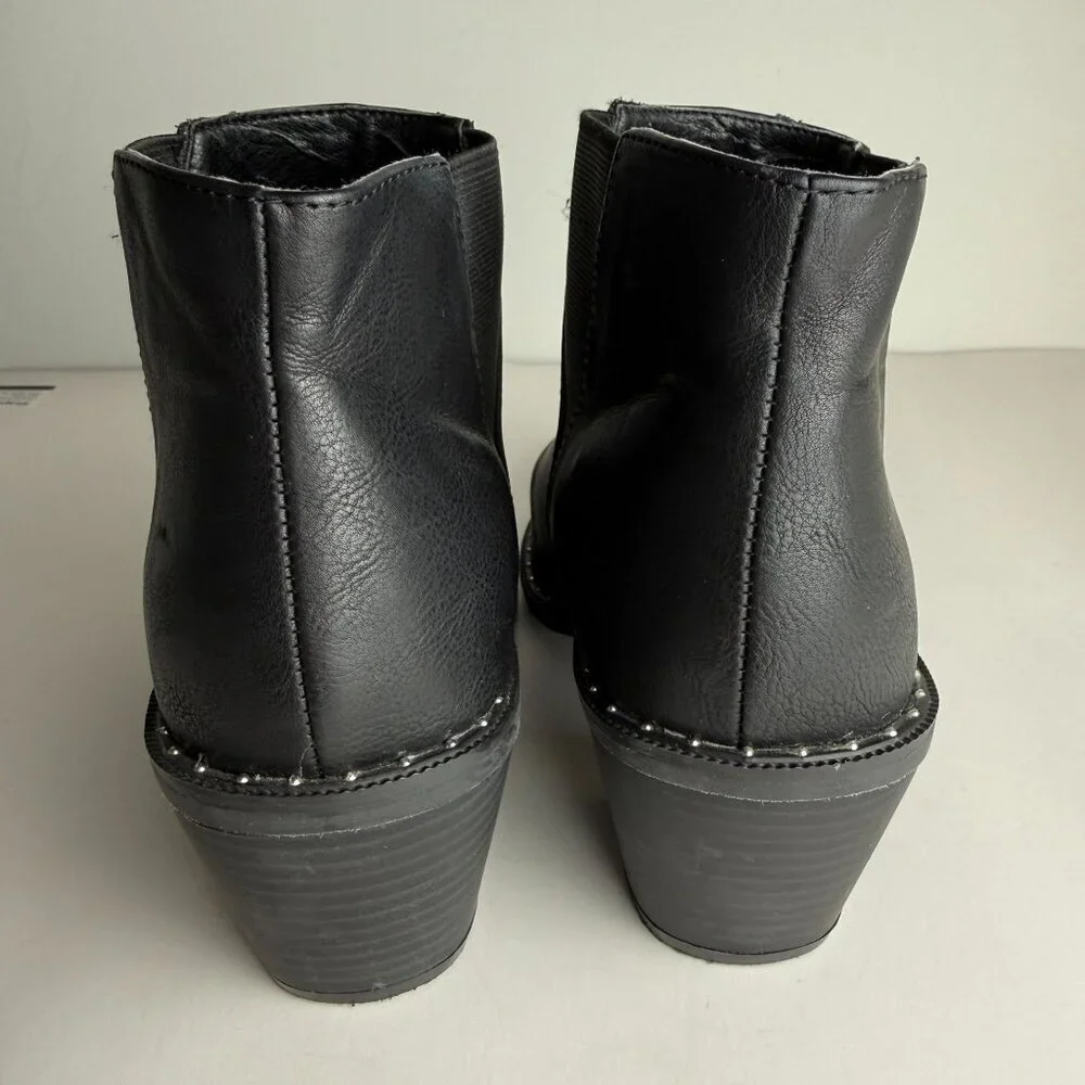 Universal Thread Target Pointed Toe Faux Leather Boots Studded Size 7 Western